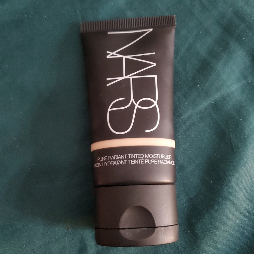 Nars pure radiant tinted moisturizer